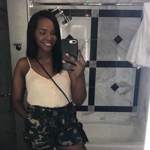 Meet your Posher, Michelle